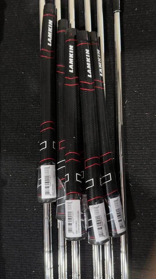 Left Hand Fourteen TB-5 Irons Dynamic Gold 120 S300 1/2" Over. 5-PW