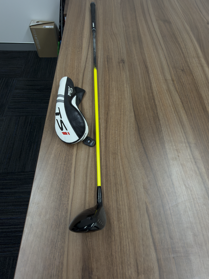 Titleist TSi2 5 Wood 18 Deg UST Attas 3 6s shaft